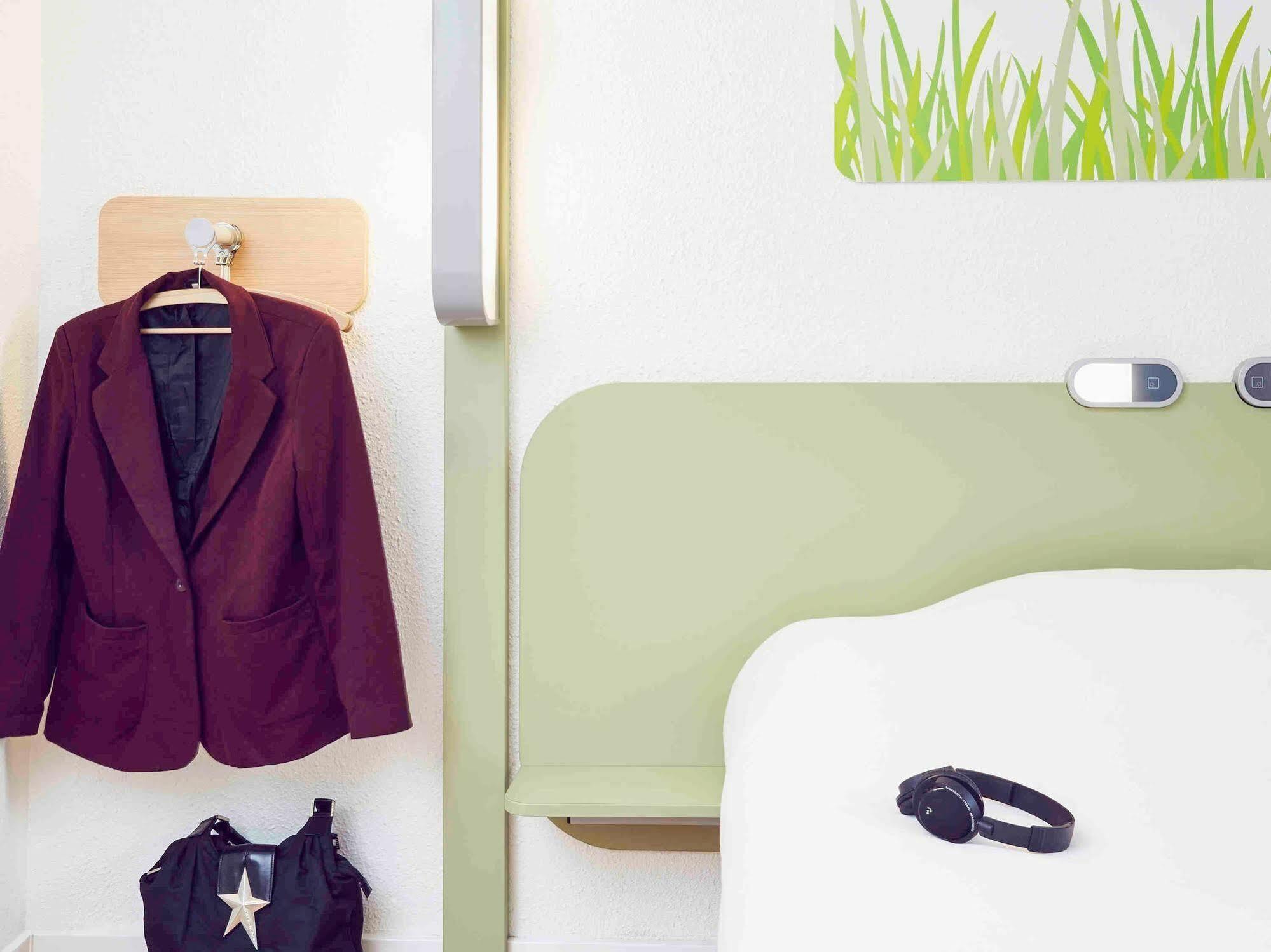 Ibis Budget Fontainebleau Avon Exterior foto
